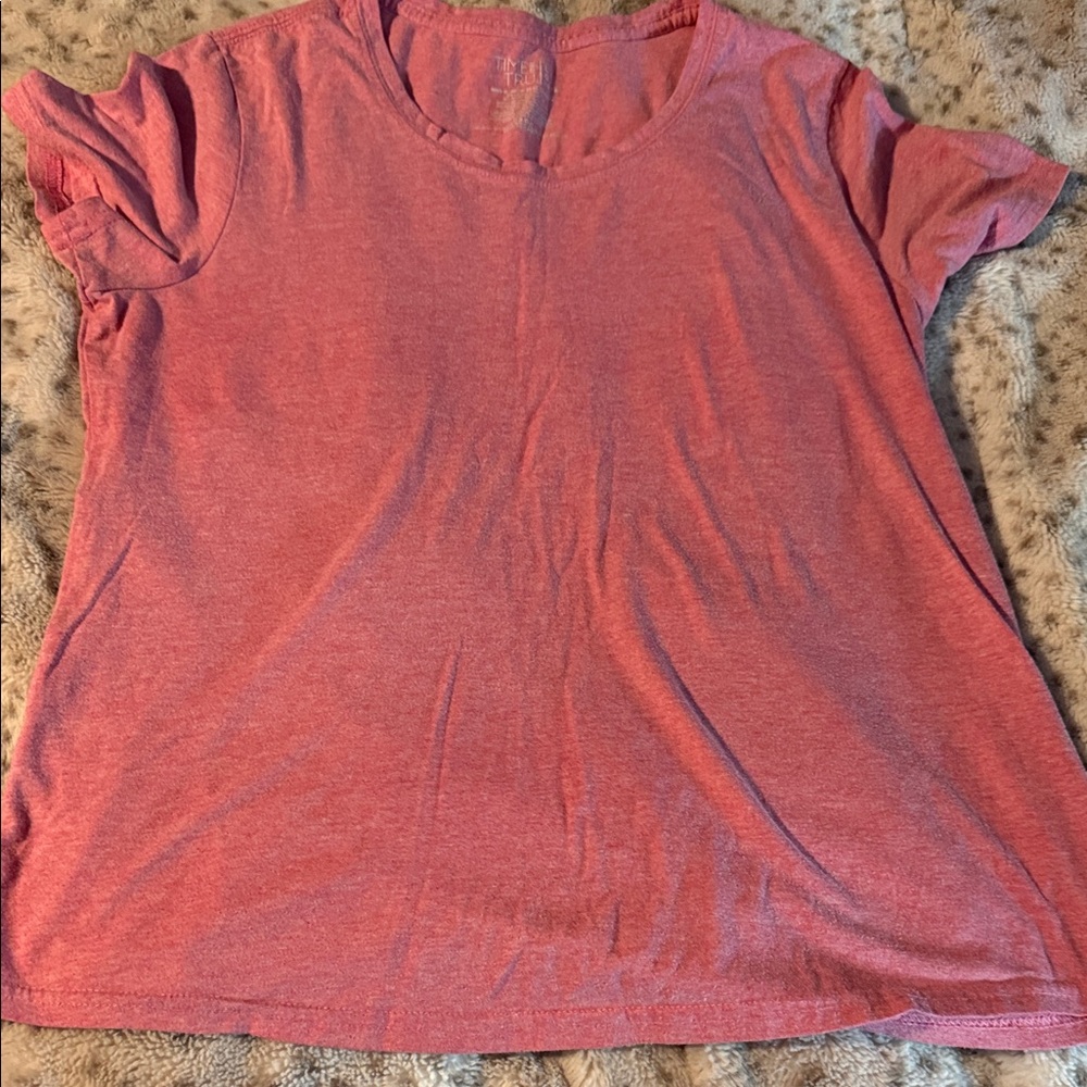 Time and Tru Heathered Pink Short Sleeve Tee